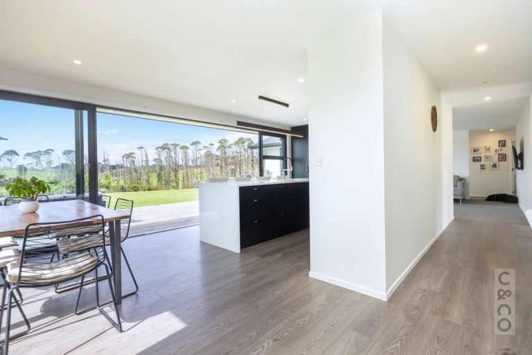 Photo of property in 225b Amreins Road, Taupaki, 0782