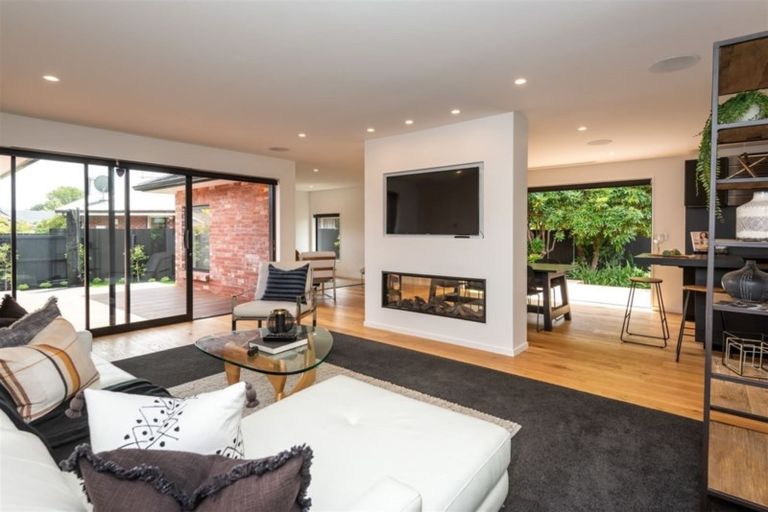 Photo of property in 9 Willowbrook Place, Fendalton, Christchurch, 8052