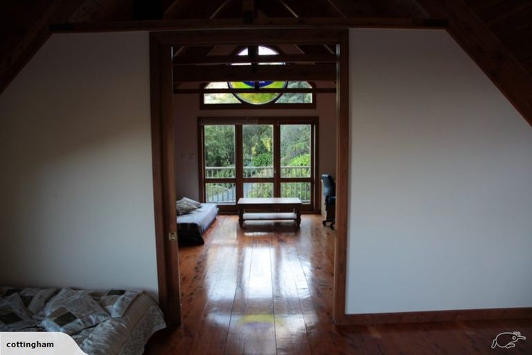 Photo of property in 122 Lone Kauri Road, Karekare, New Lynn, 0772