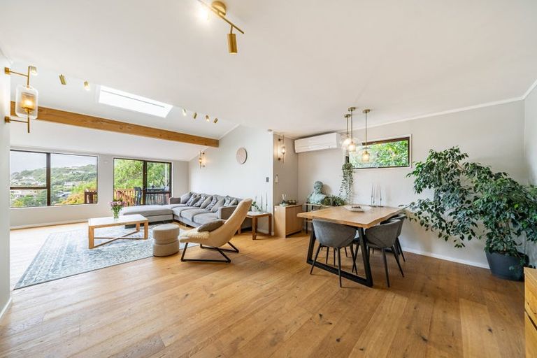 Photo of property in 33 Oak Avenue, Paremata, Porirua, 5024