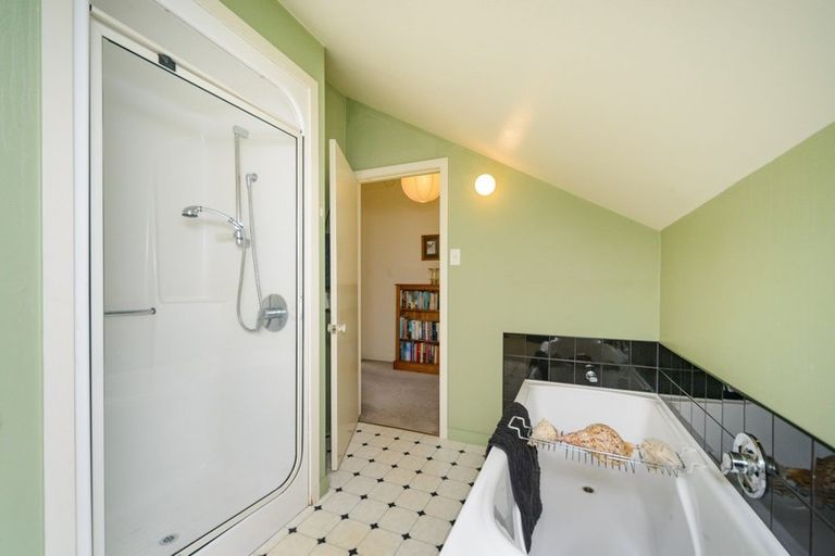 Photo of property in 24 Ranfurly Street, Hokowhitu, Palmerston North, 4410