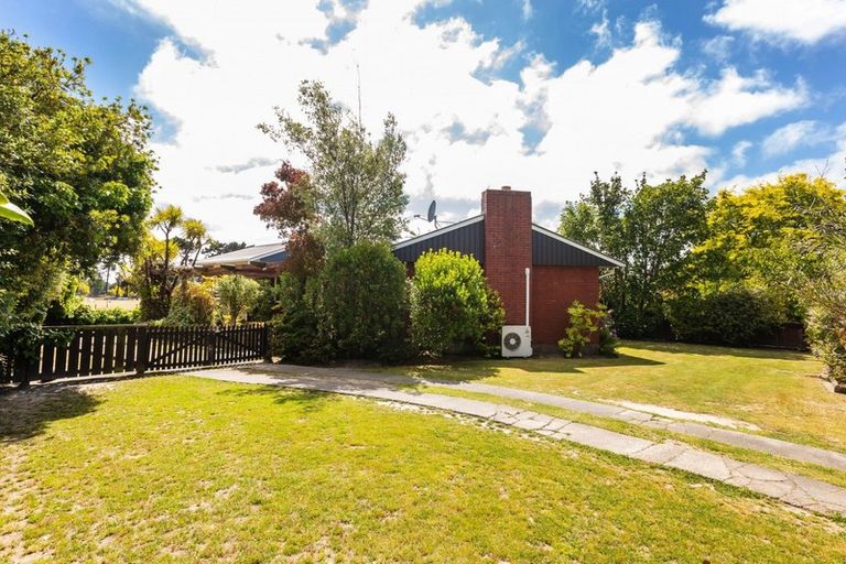 Photo of property in 36 Warren Crescent, Hillmorton, Christchurch, 8025