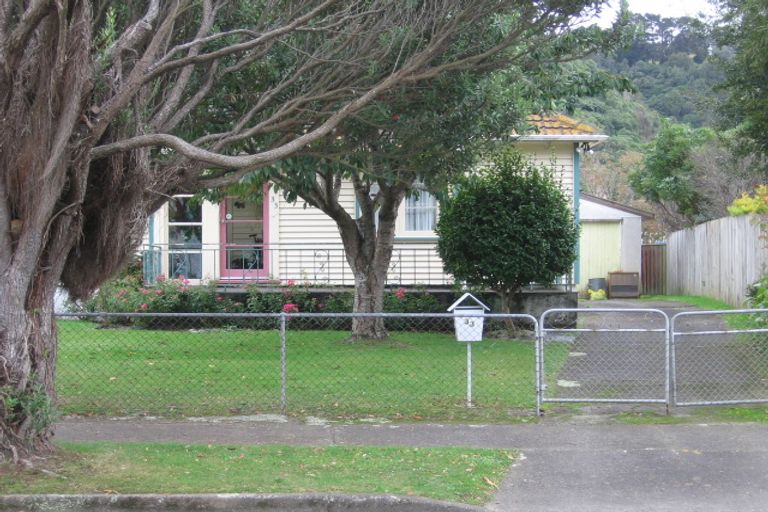 Photo of property in 33 Lockwood Crescent, Taita, Lower Hutt, 5011