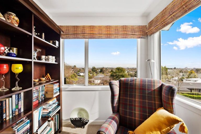 Photo of property in 17 Iona Road, Havelock North, 4130