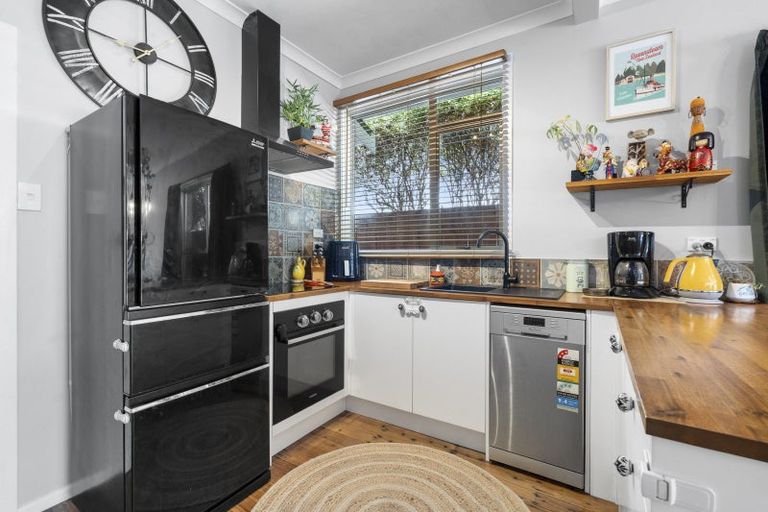 Photo of property in 53 Ngamotu Road, Moturoa, New Plymouth, 4310