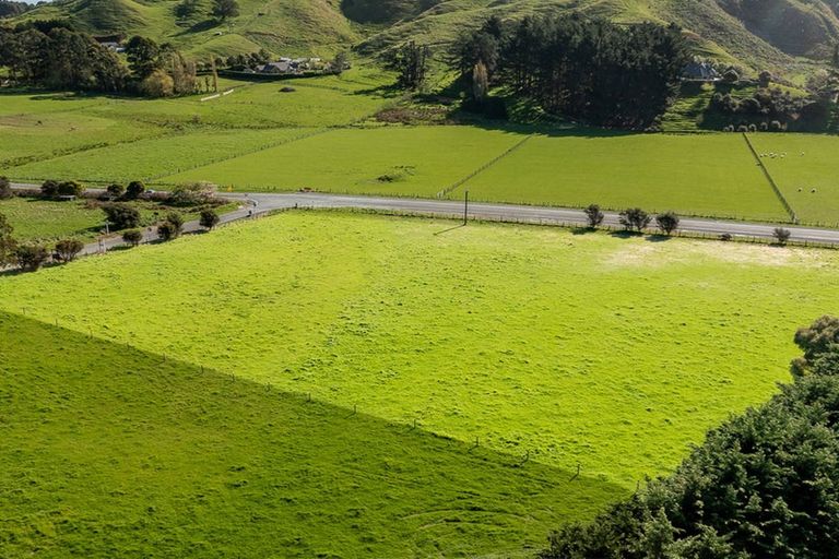 Photo of property in 7 Maungakotukutuku Road, Paraparaumu, 5032