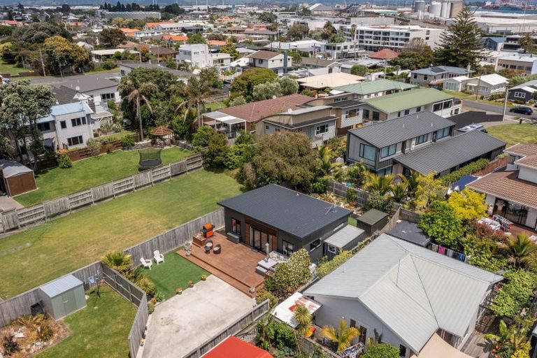 Photo of property in 36a Oceanview Road, Mount Maunganui, 3116