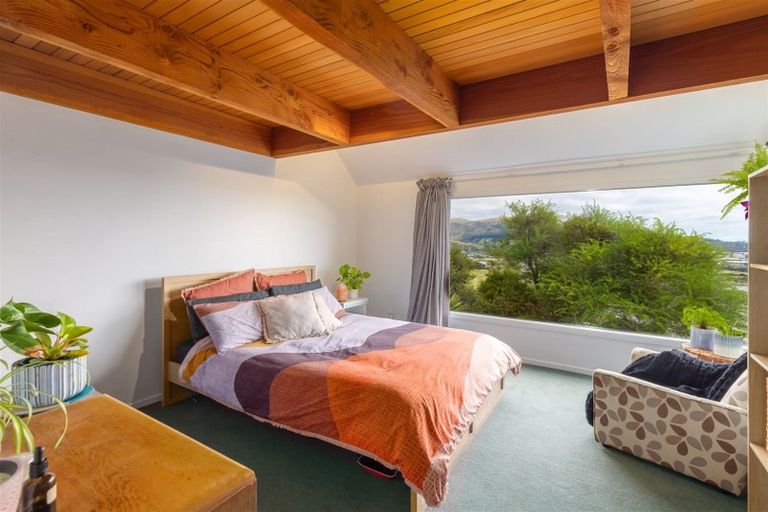 Photo of property in 2 Hobday Lane, Mount Pleasant, Christchurch, 8081