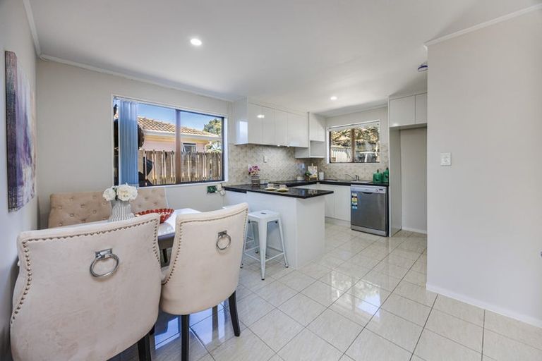 Photo of property in 3/48 Taitimu Drive, Weymouth, Auckland, 2103