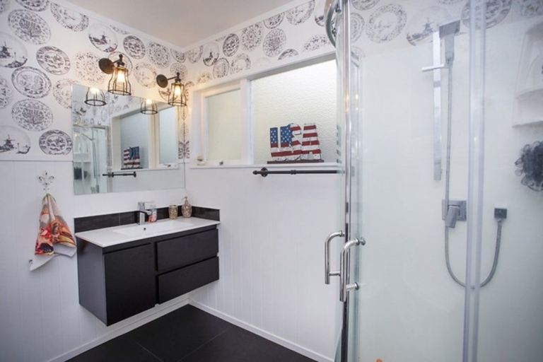 Photo of property in 124 Tirohanga Drive, Whangamata, 3620