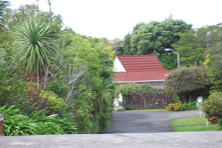 Photo of property in 39 Glenmore Road, Sunnyhills, Auckland, 2010