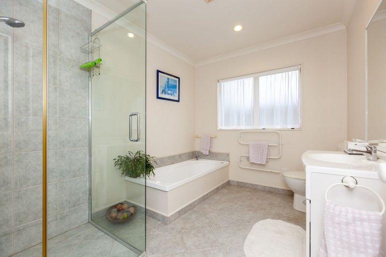 Photo of property in 90 Realm Drive, Paraparaumu, 5032