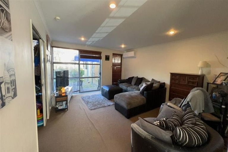 Photo of property in 6 Reins Road, Takanini, 2112