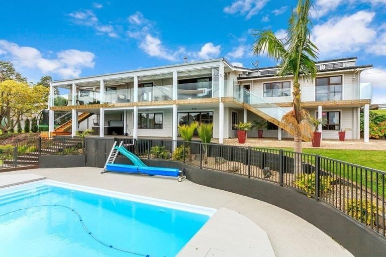 Photo of property in 32 Hobson Road, Lucas Heights, Auckland, 0632