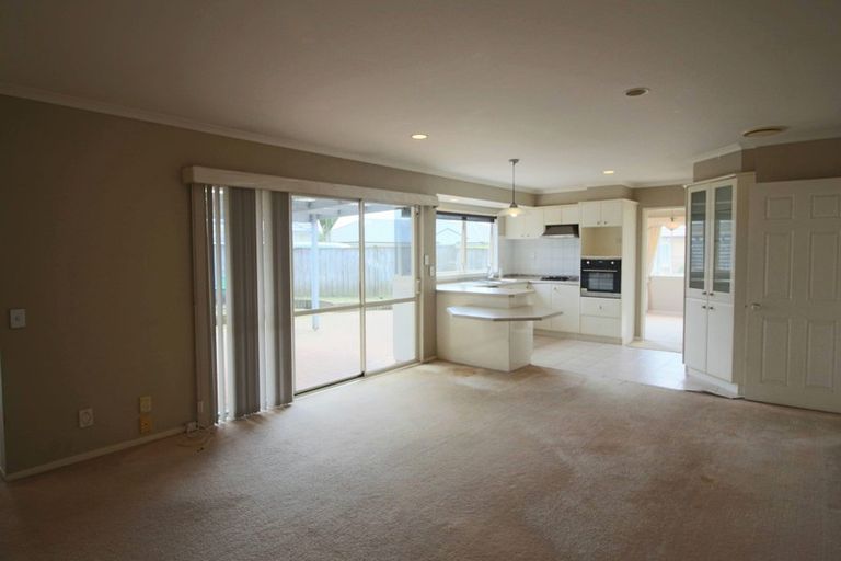Photo of property in 65 Bob Charles Drive, Golflands, Auckland, 2013