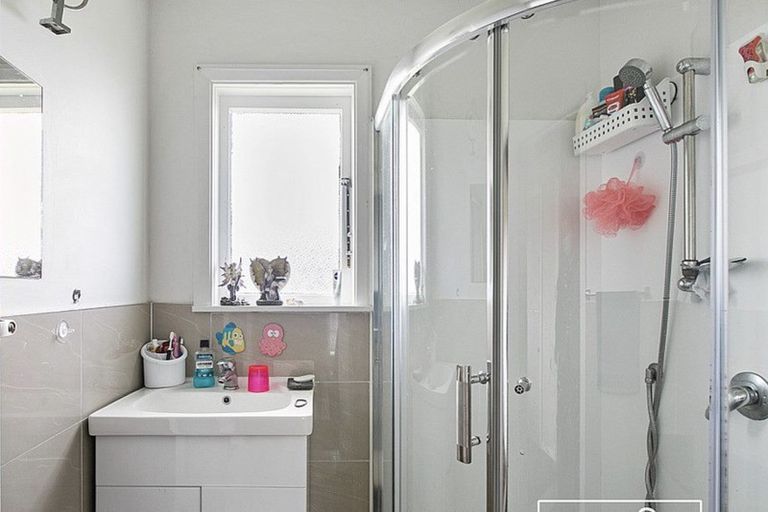 Photo of property in 13 Sutton Crescent, Papakura, 2110