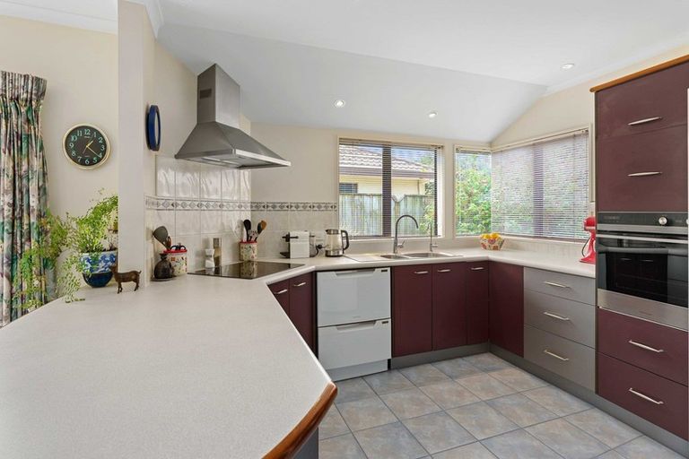 Photo of property in 166 Milne Drive, Paraparaumu, 5032