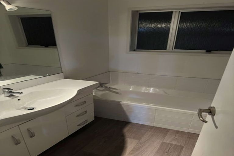 Photo of property in 22 Penton Road, Stanmore Bay, Whangaparaoa, 0932