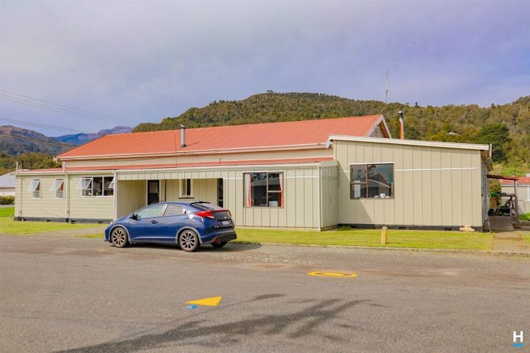 Photo of property in 37 Inverness Street, Dunollie, Runanga, 7803