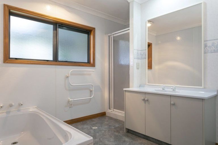 Photo of property in 31 Kahurangi Drive, Rangatira Park, Taupo, 3330