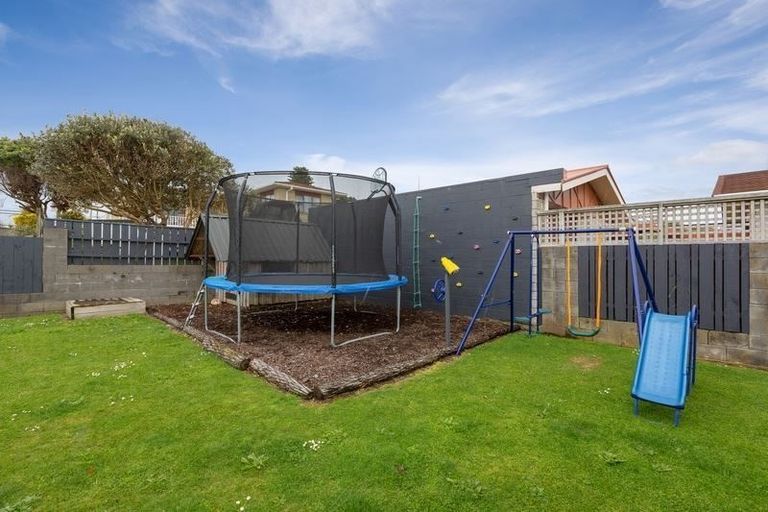 Photo of property in 11 Culzean Grove, Bell Block, New Plymouth, 4312