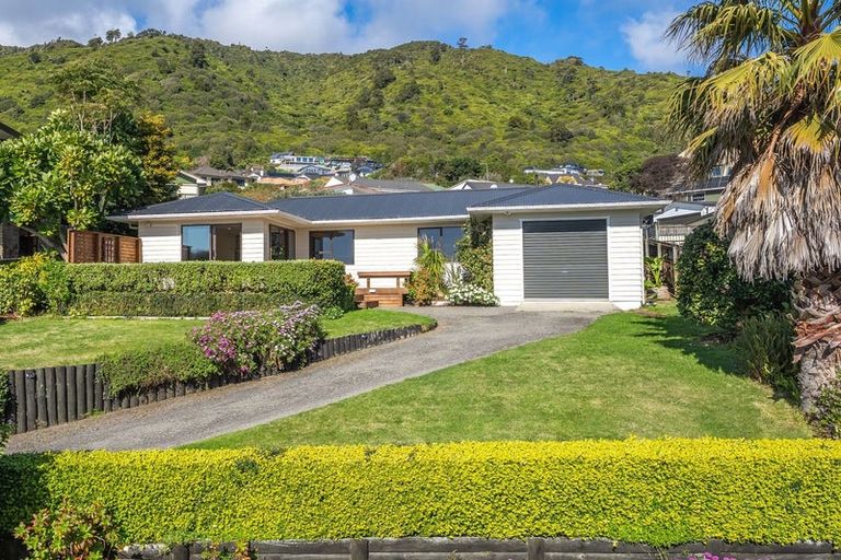 Photo of property in 87 Huia Street, Waikanae, 5036