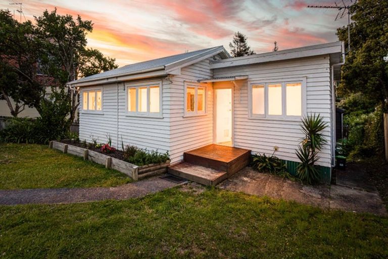 Photo of property in 1/637 Swanson Road, Swanson, Auckland, 0612
