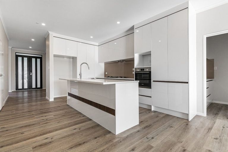 Photo of property in 16 Captain Rings Drive, Papakura, 2110