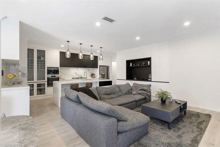 Photo of property in 7 Heavenly Way, Flat Bush, Auckland, 2019