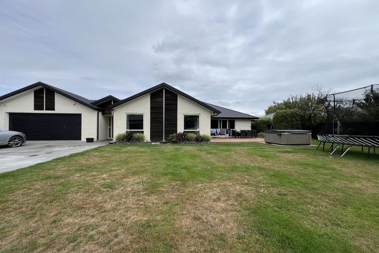 Photo of property in 12 Teagarden Close, Mairehau, Christchurch, 8052