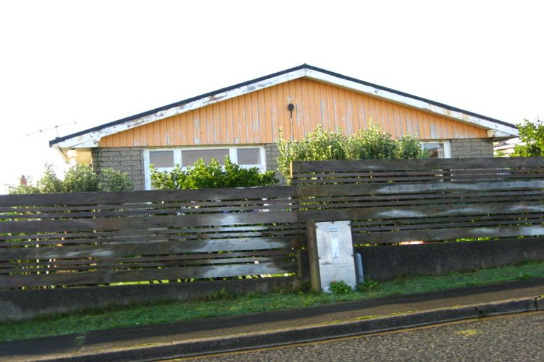 Photo of property in 1 Kirk Crescent, Bluff, 9814