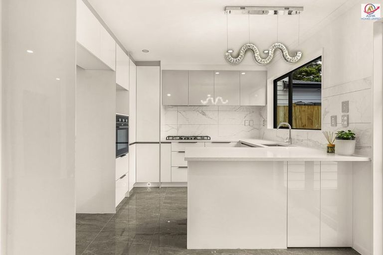 Photo of property in 11 Mcinnes Road, Weymouth, Auckland, 2103