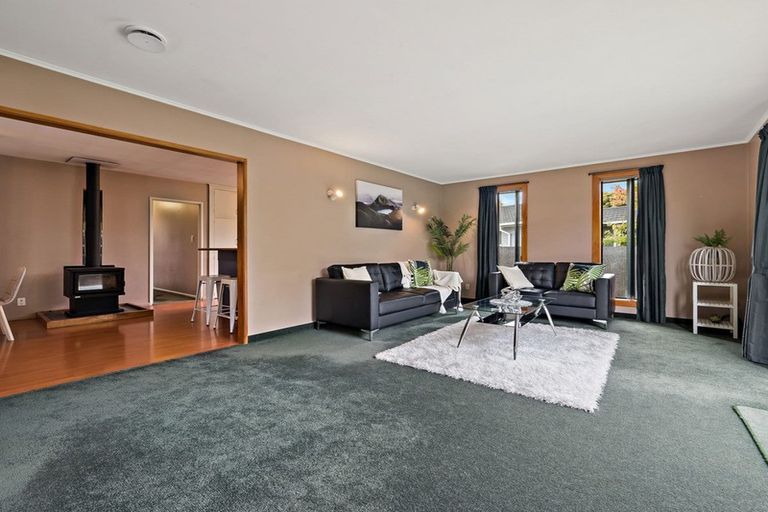Photo of property in 30 Sarabande Avenue, Redwood, Christchurch, 8051