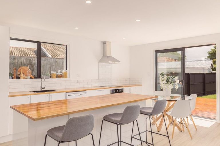 Photo of property in 12 Mckellar Place, Hornby, Christchurch, 8042