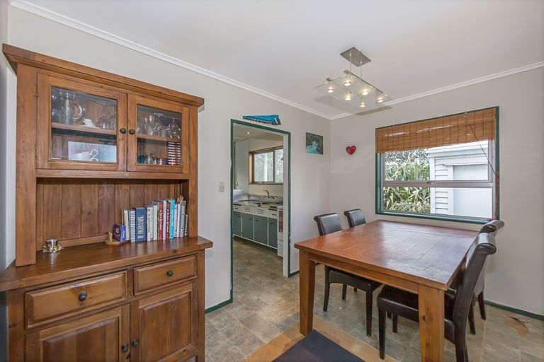 Photo of property in 27 Tramway Road, Beach Haven, Auckland, 0626