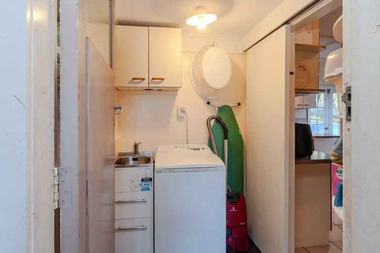 Photo of property in 64 Salford Street, Newlands, Wellington, 6037