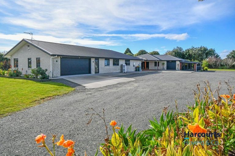 Photo of property in 1217 Glenbrook Road, Glenbrook, Waiuku, 2681