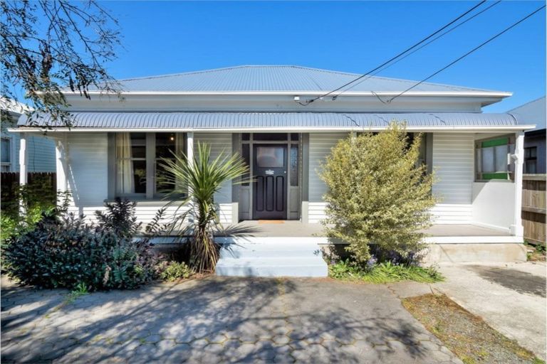 Photo of property in 30 Somerset Crescent, Spreydon, Christchurch, 8024