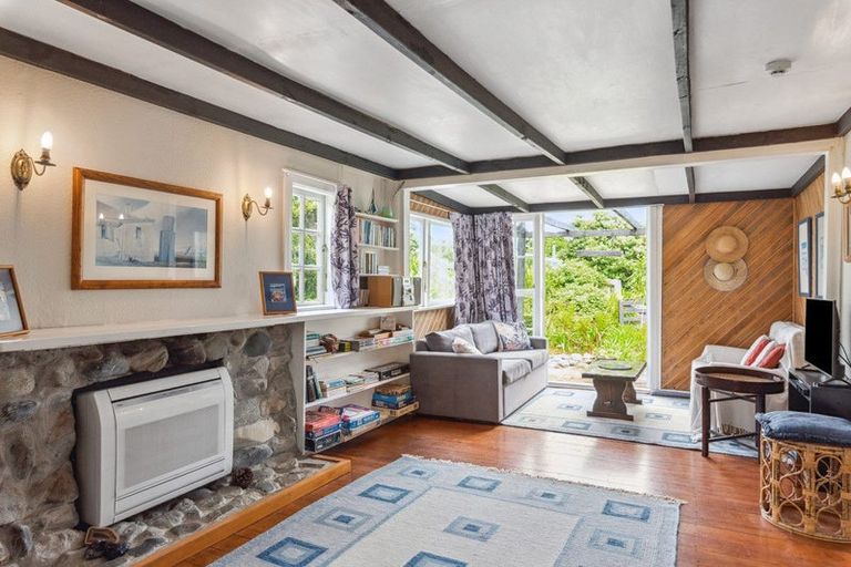 Photo of property in 11 Waimea Road, Waikanae Beach, Waikanae, 5036