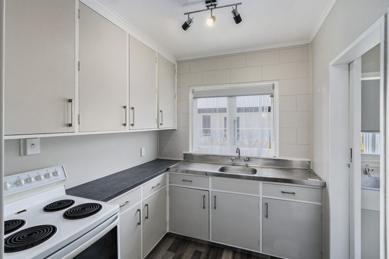 Photo of property in 2/145 College Street, Awapuni, Palmerston North, 4412