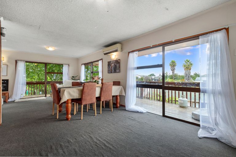 Photo of property in 207 Newcastle Road, Grandview Heights, Hamilton, 3200