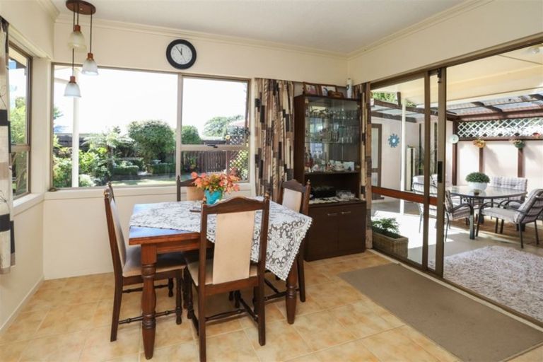 Photo of property in 28 Fuchsia Avenue, Pukete, Hamilton, 3200