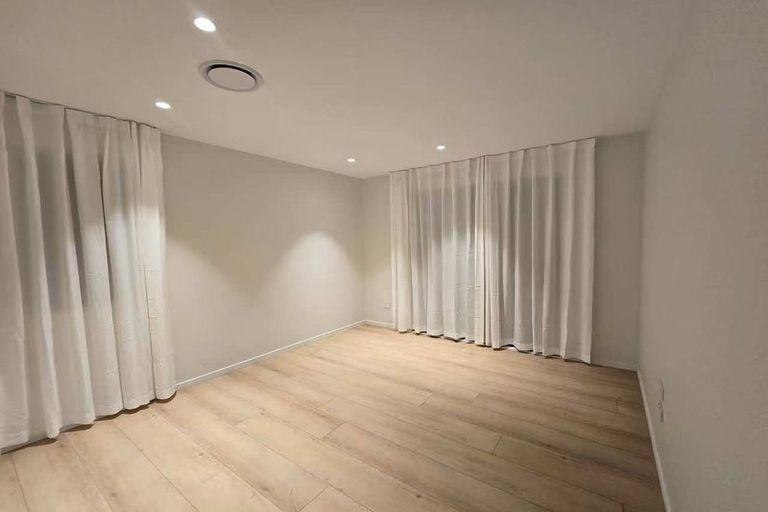 Photo of property in 14b Isobel Road, Greenhithe, Auckland, 0632