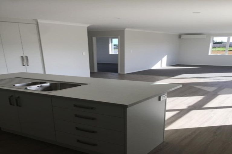 Photo of property in 38 Charlotte Drive, Omokoroa, 3114