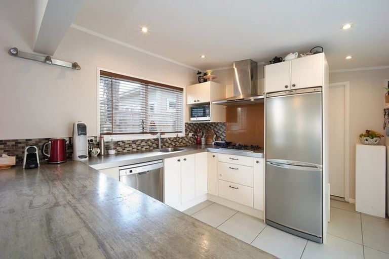 Photo of property in 40 Derwent Street, Island Bay, Wellington, 6023