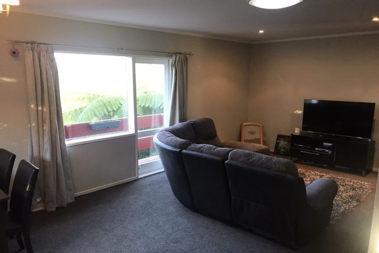 Photo of property in 53 Chartwell Drive, Crofton Downs, Wellington, 6035