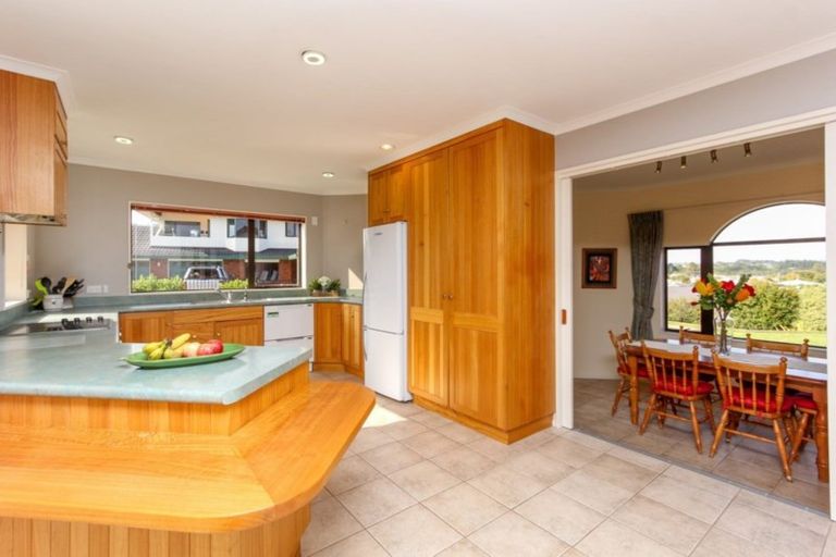 Photo of property in 7 Sandel Rise, Merrilands, New Plymouth, 4312