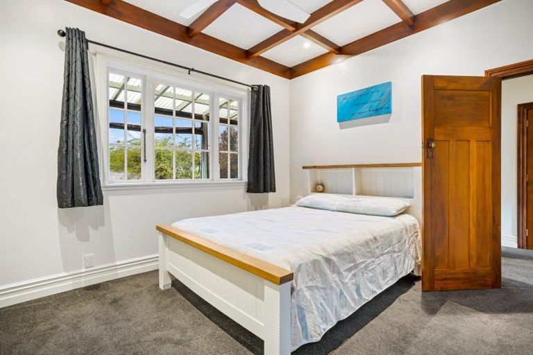 Photo of property in 5 Taupaki Road, Taupaki, Henderson, 0782