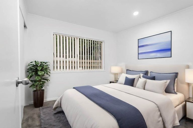 Photo of property in 2/4 Roys Road, Weymouth, Auckland, 2103