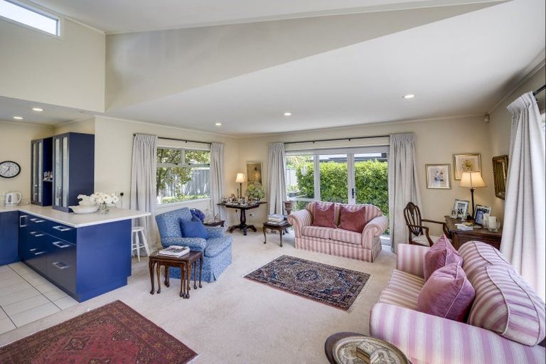 Photo of property in 28a Middle Road, Havelock North, 4130